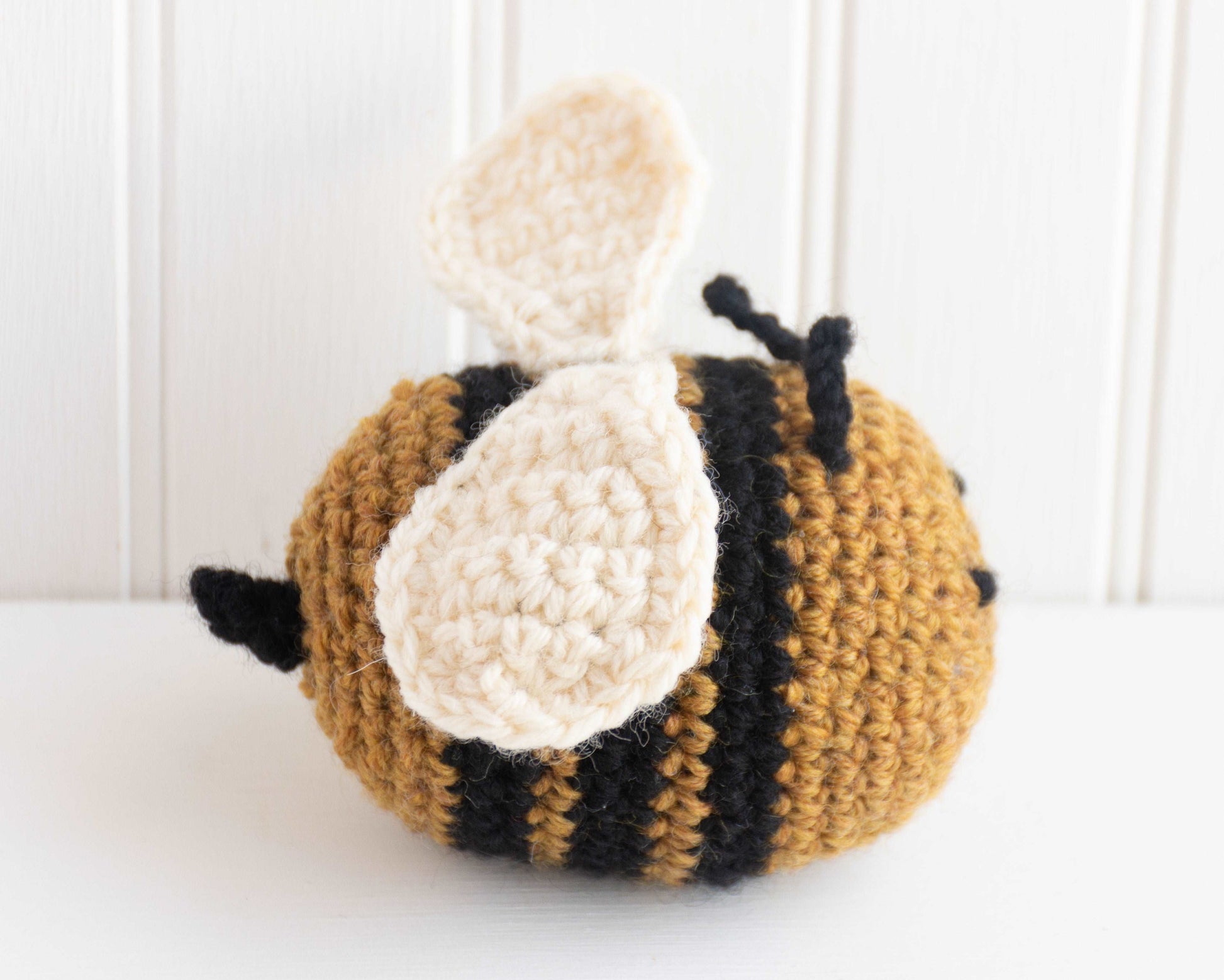 Bumblebee Crochet Kit - DIY