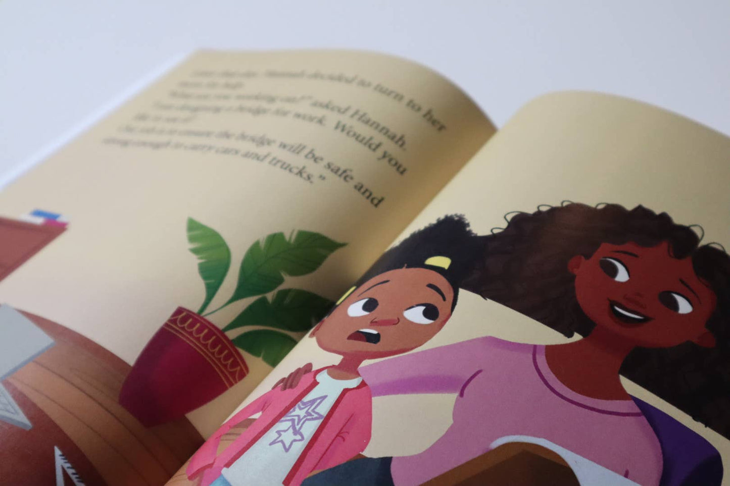 Girls Can Be Engineers: STEM Children's Book (Paperback): English